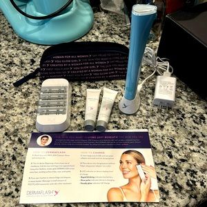 DERMAFLASH dermaplane device